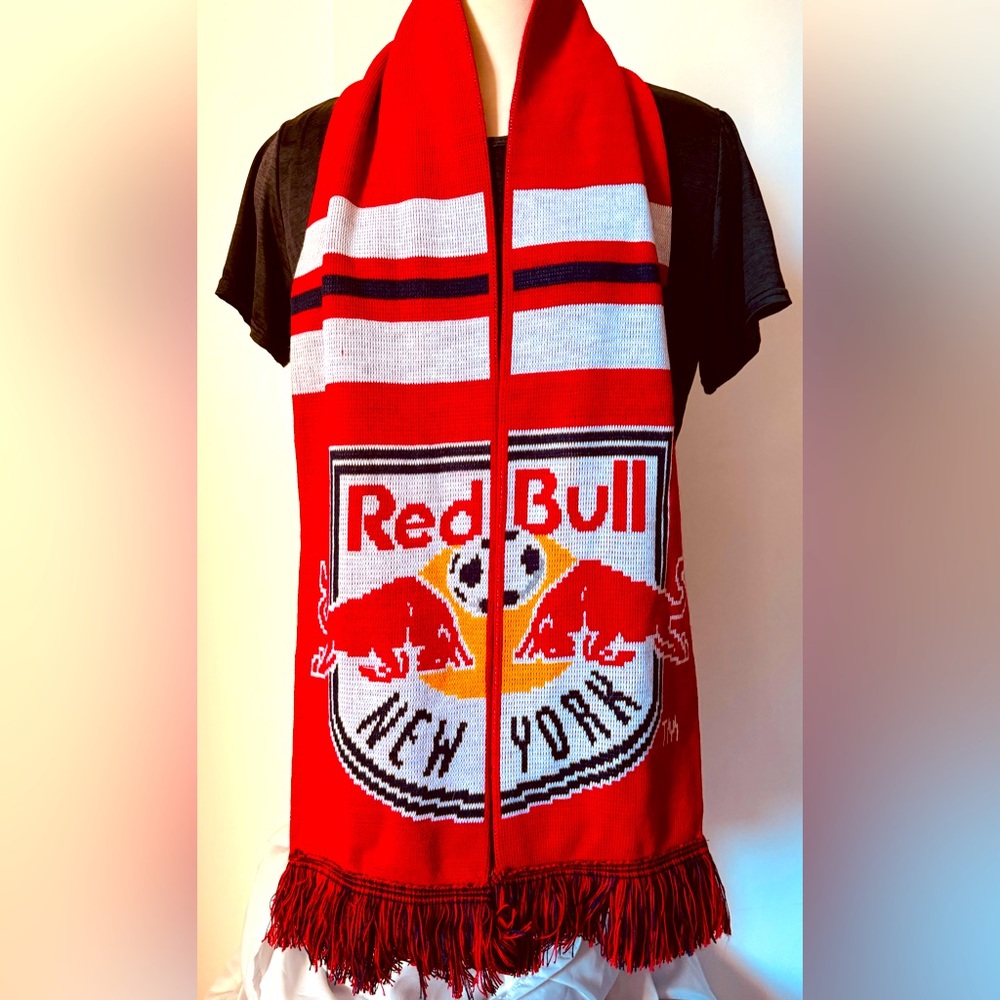 Official MLS NY Red Bulls Scarf NWT very warm fringed bottom